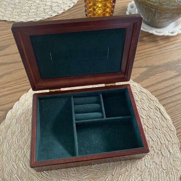 Vintage Midcentury Wood Jewelry Box Gold Duck Detail Butler Box Green Felt Liner - Picture 5 of 8